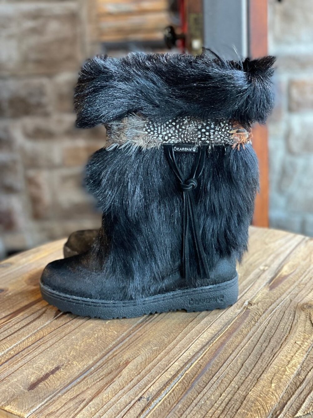 Genuine Bearpaw Real Goat and Cowhide Fur Winter Boots Feather Detail Size 6